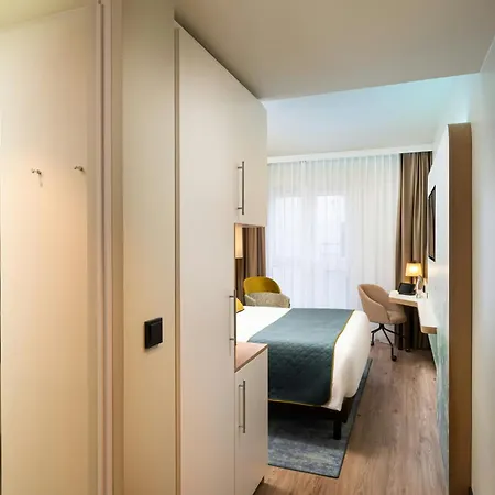 Leonardo Hotel Hamburg Altona-3